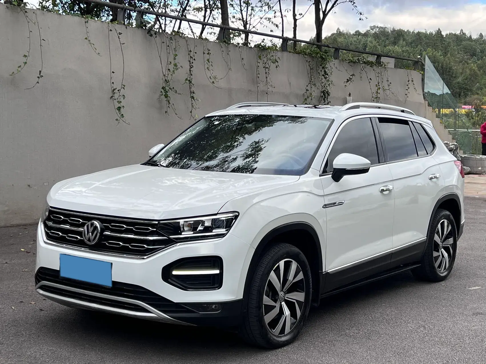 2019 VOLKSWAGEN TAYRON view 1
