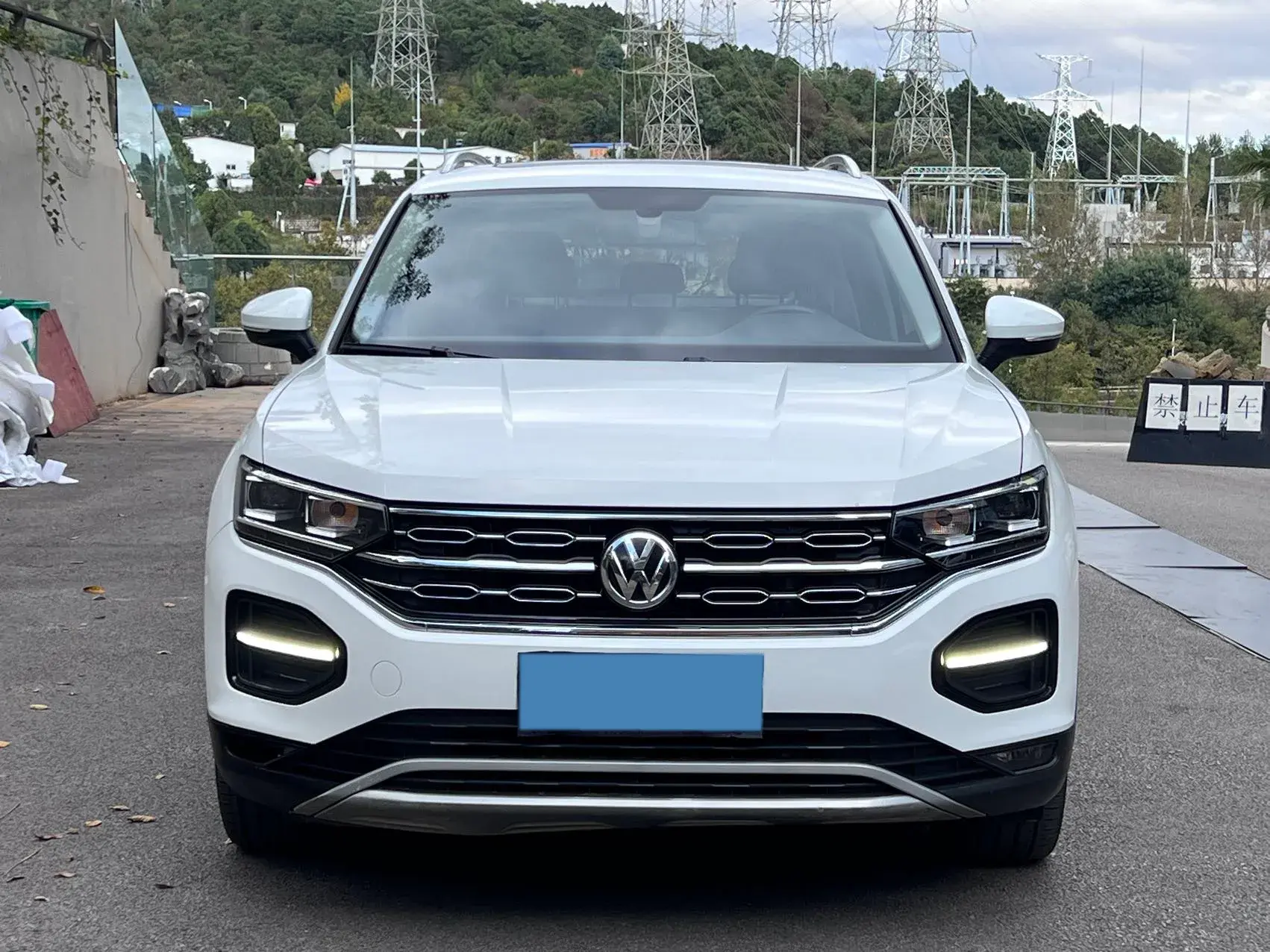 2019 VOLKSWAGEN TAYRON thumbnail 2