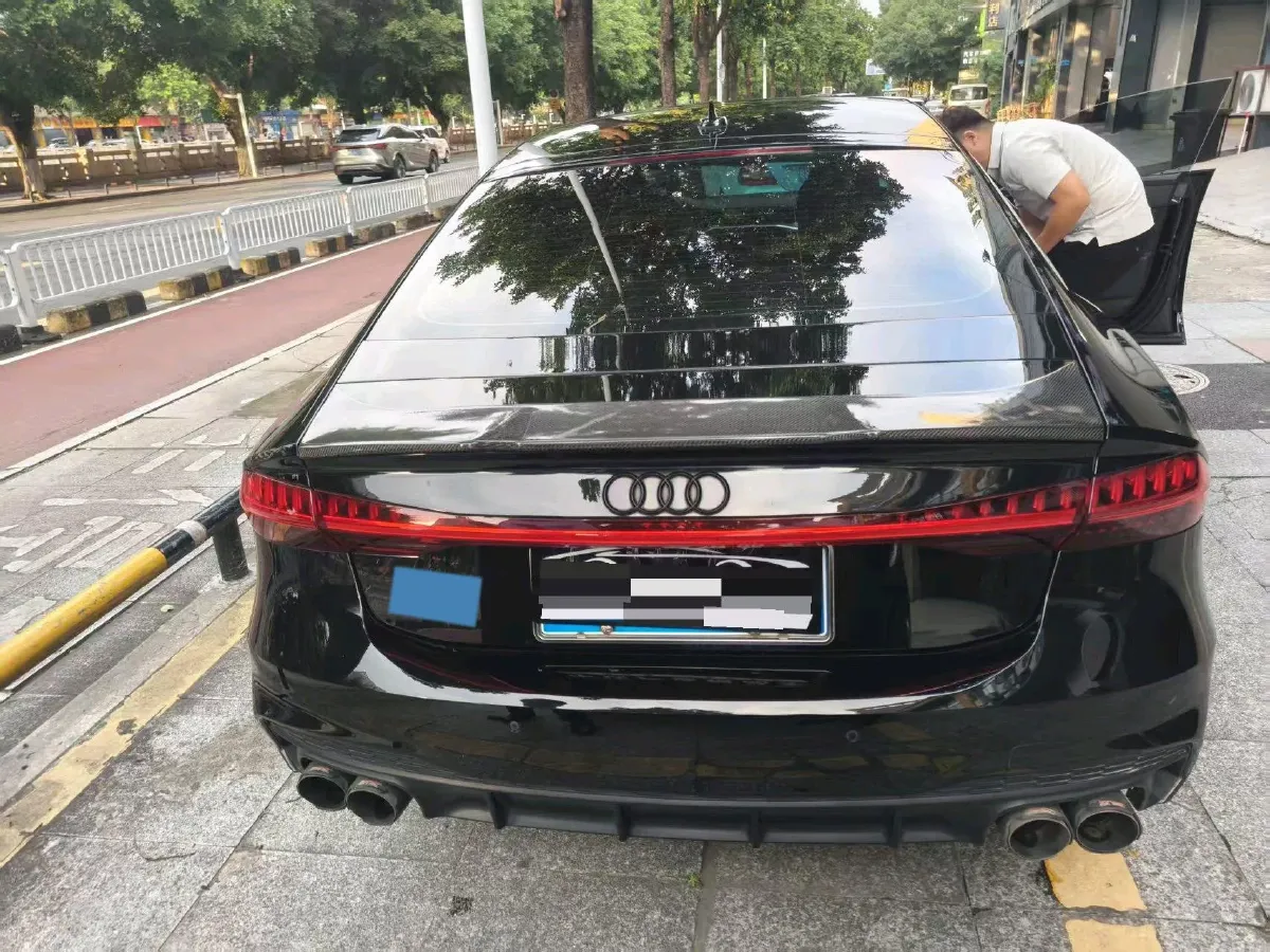 2023 Audi A7 2.0T 265HP L4 7DCT,autocango,china used car exporter,china ev exporter,chinese used car exporter,chinese used ev exporter