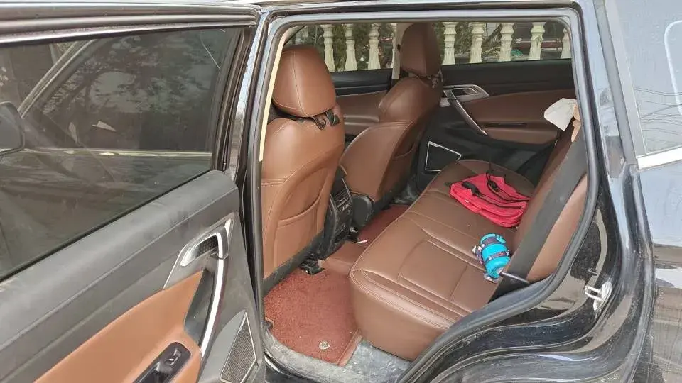 2021 GEELY AZKARRA thumbnail 3