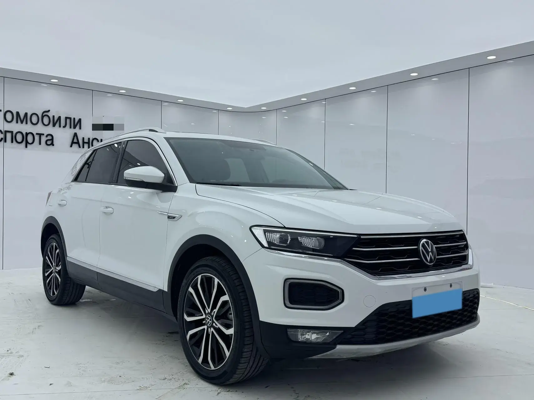 2021 VOLKSWAGEN T-ROC thumbnail 3