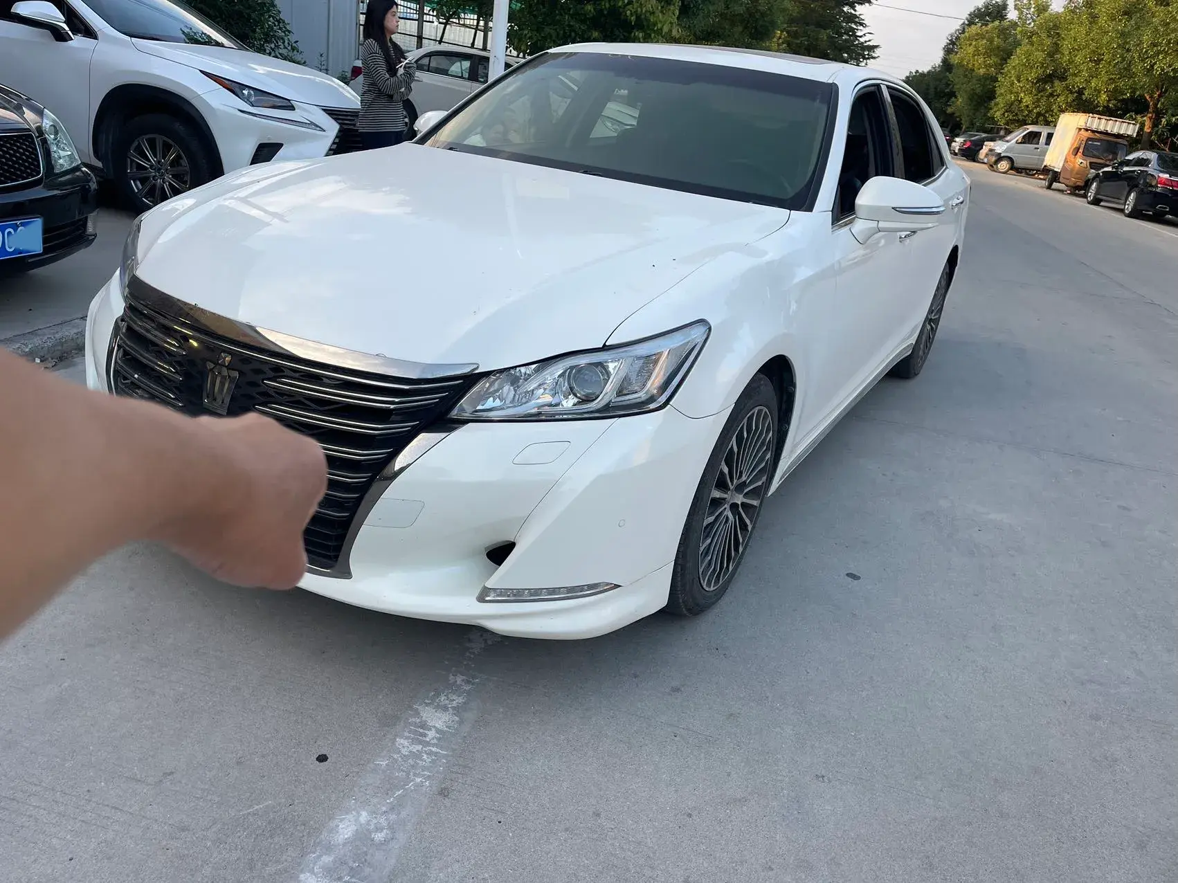 2018 TOYOTA CROWN view 1