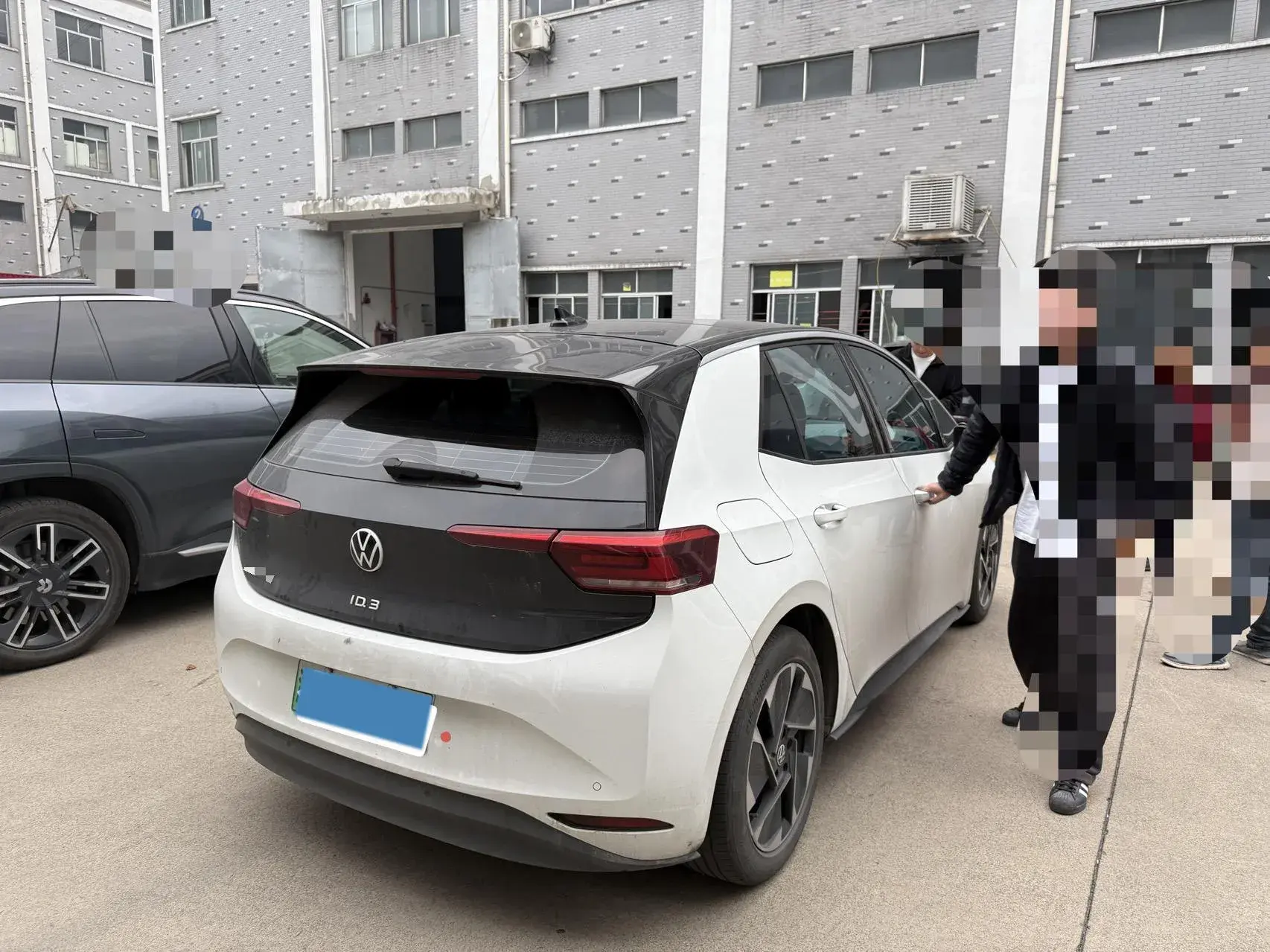 2024 VOLKSWAGEN ID.3 thumbnail 4