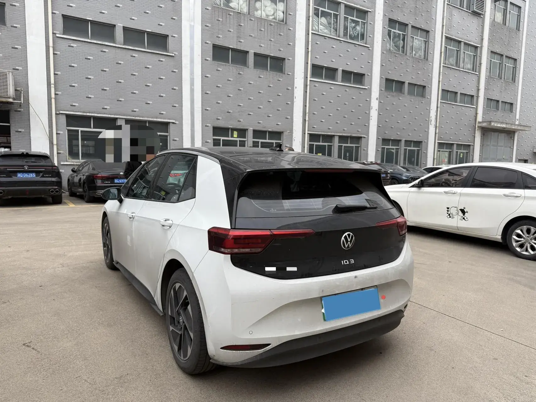 2024 VOLKSWAGEN ID.3 thumbnail 3