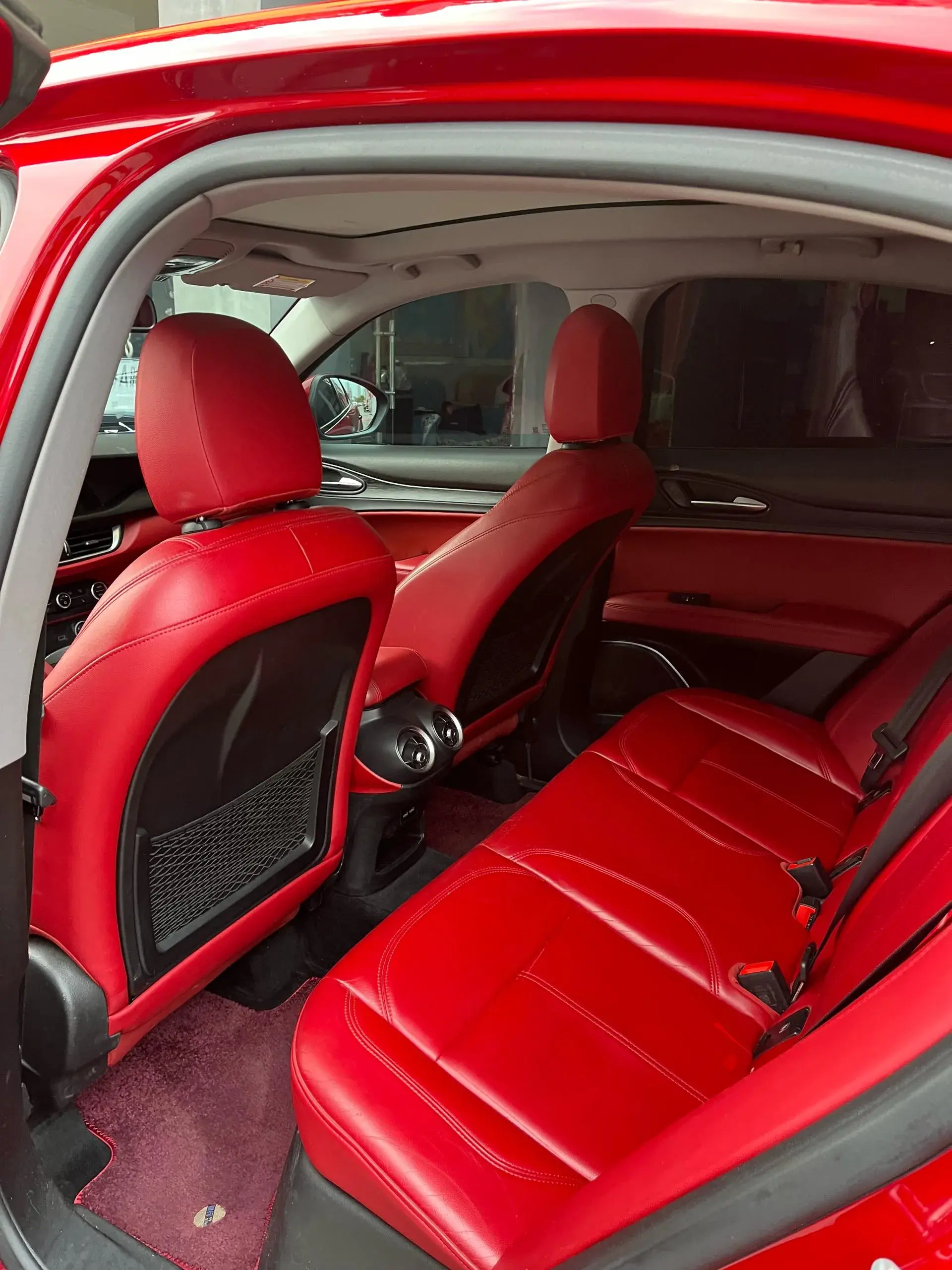 2017 ALFA ROMEO thumbnail 4