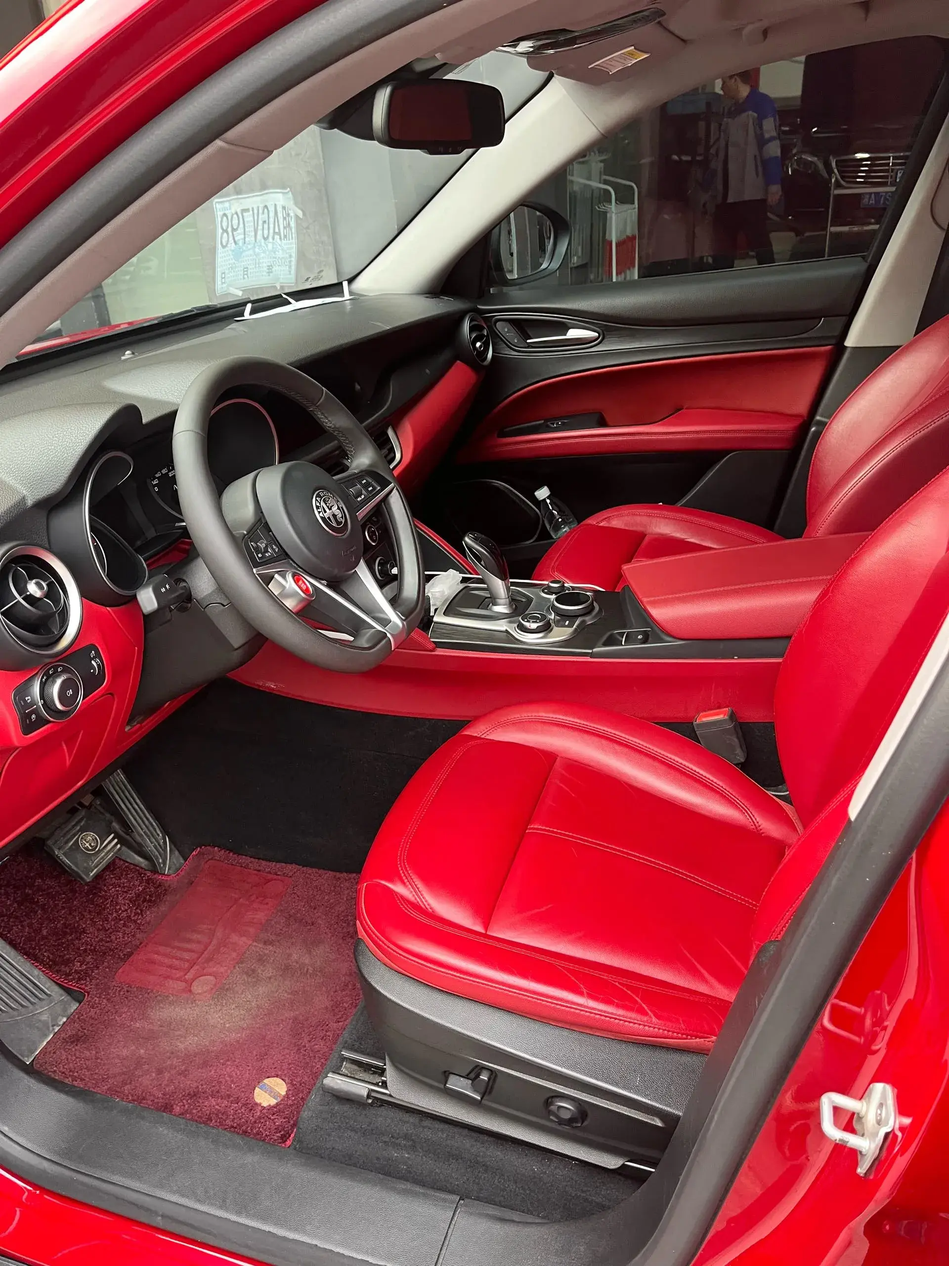 2017 ALFA ROMEO thumbnail 3