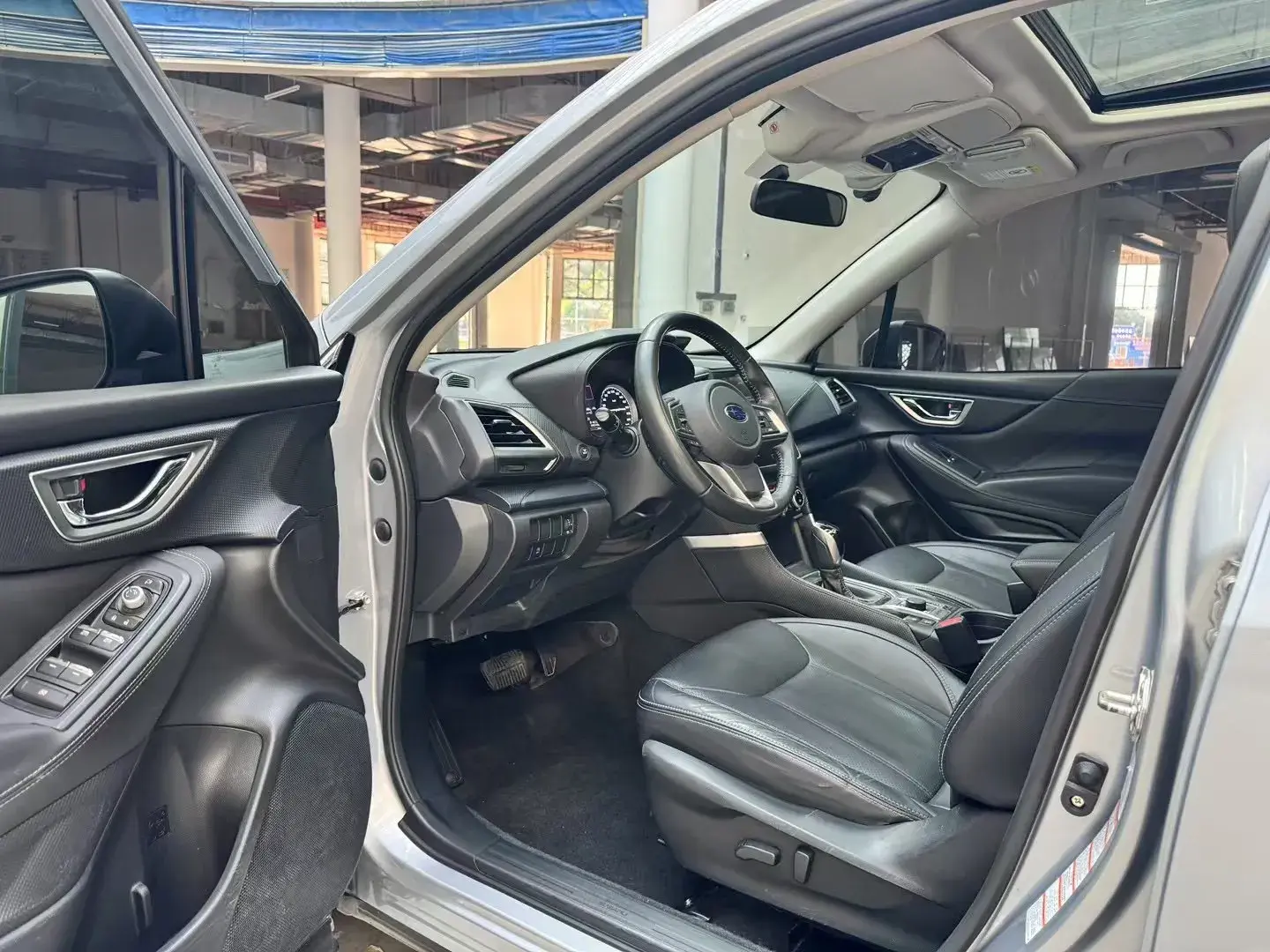 2021 SUBARU FORESTER thumbnail 4