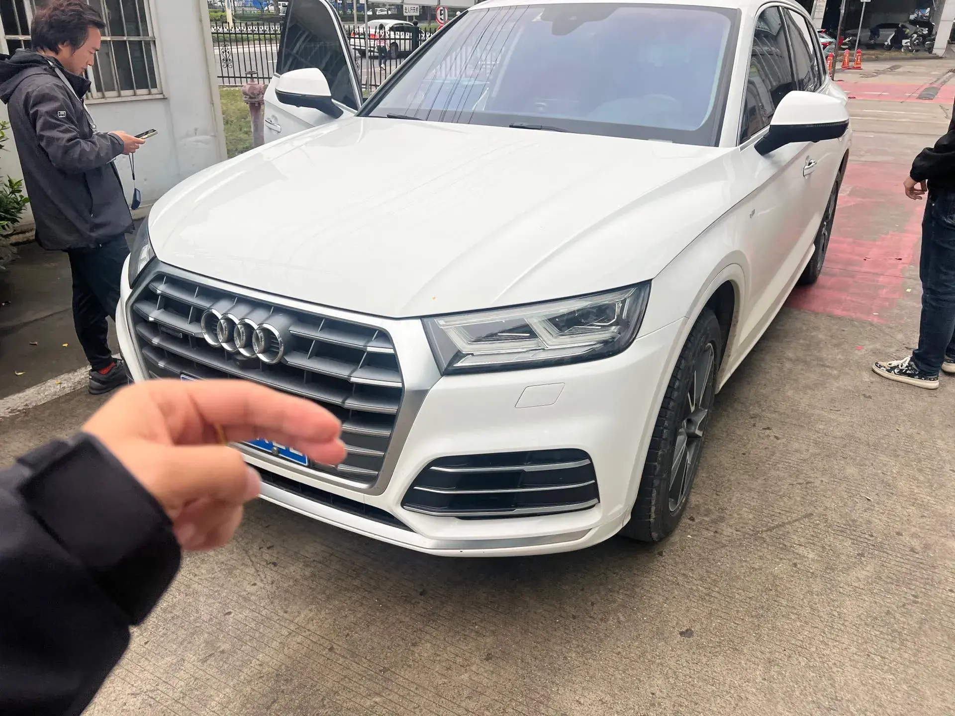 2020 AUDI Q5L view 1
