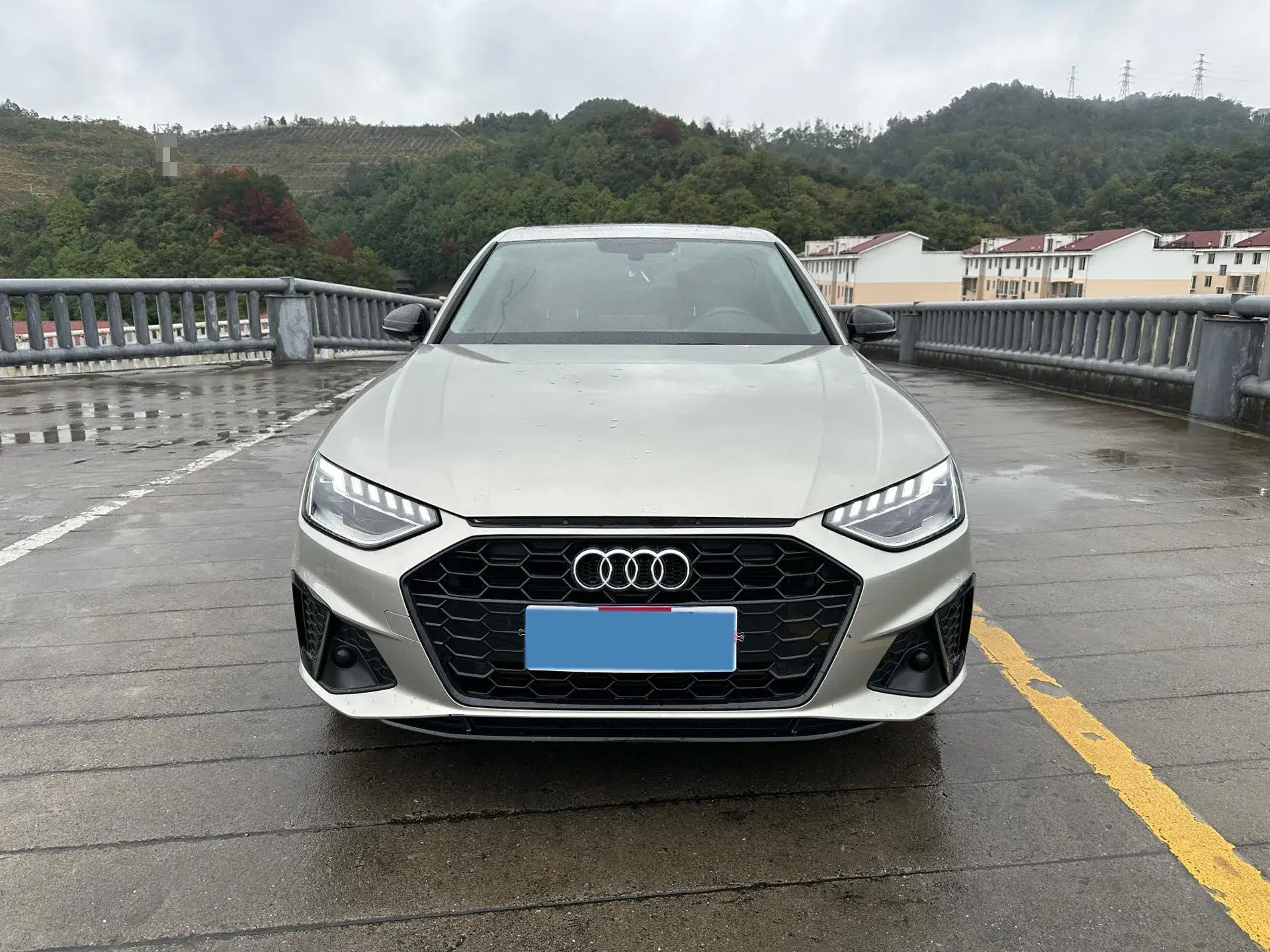 2022 AUDI A4L thumbnail 2