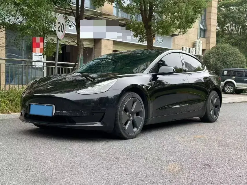 2022 TESLA MODEL view 1