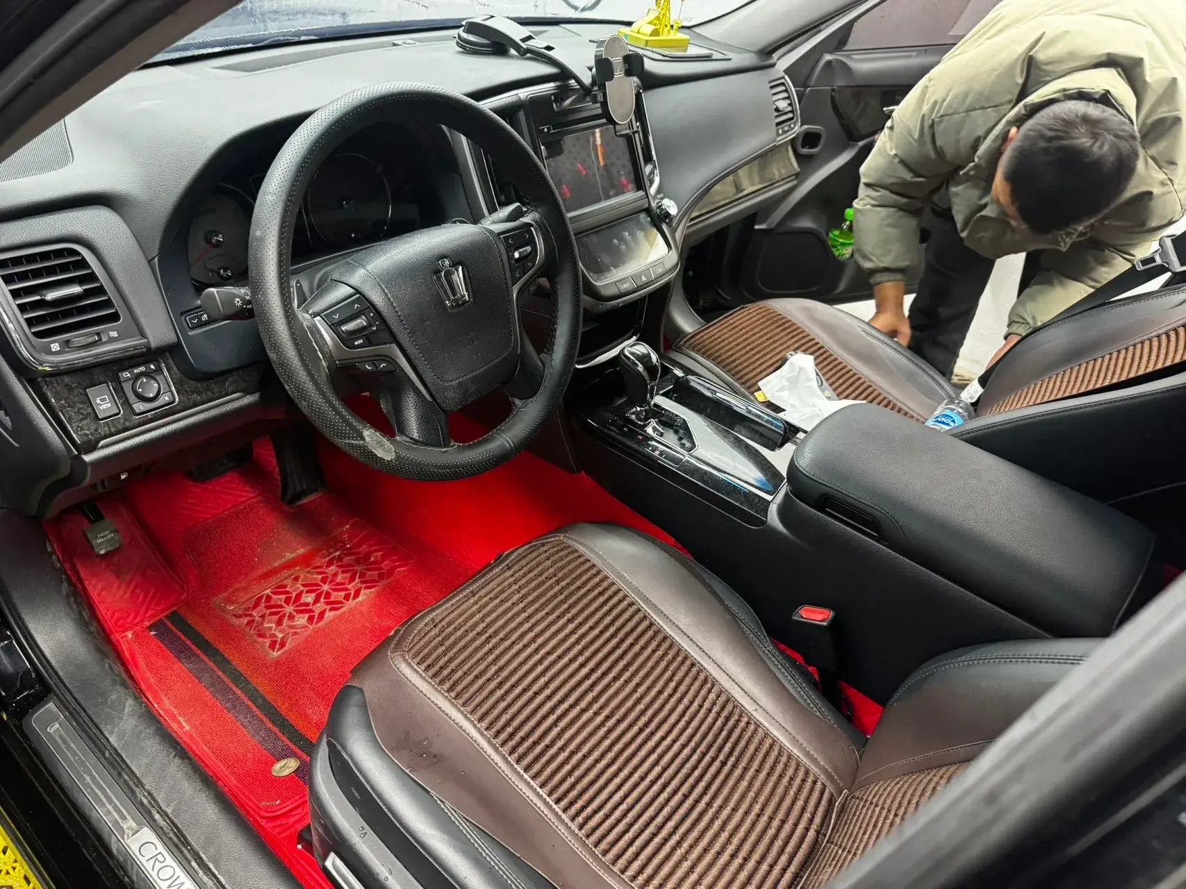 2018 TOYOTA CROWN thumbnail 3