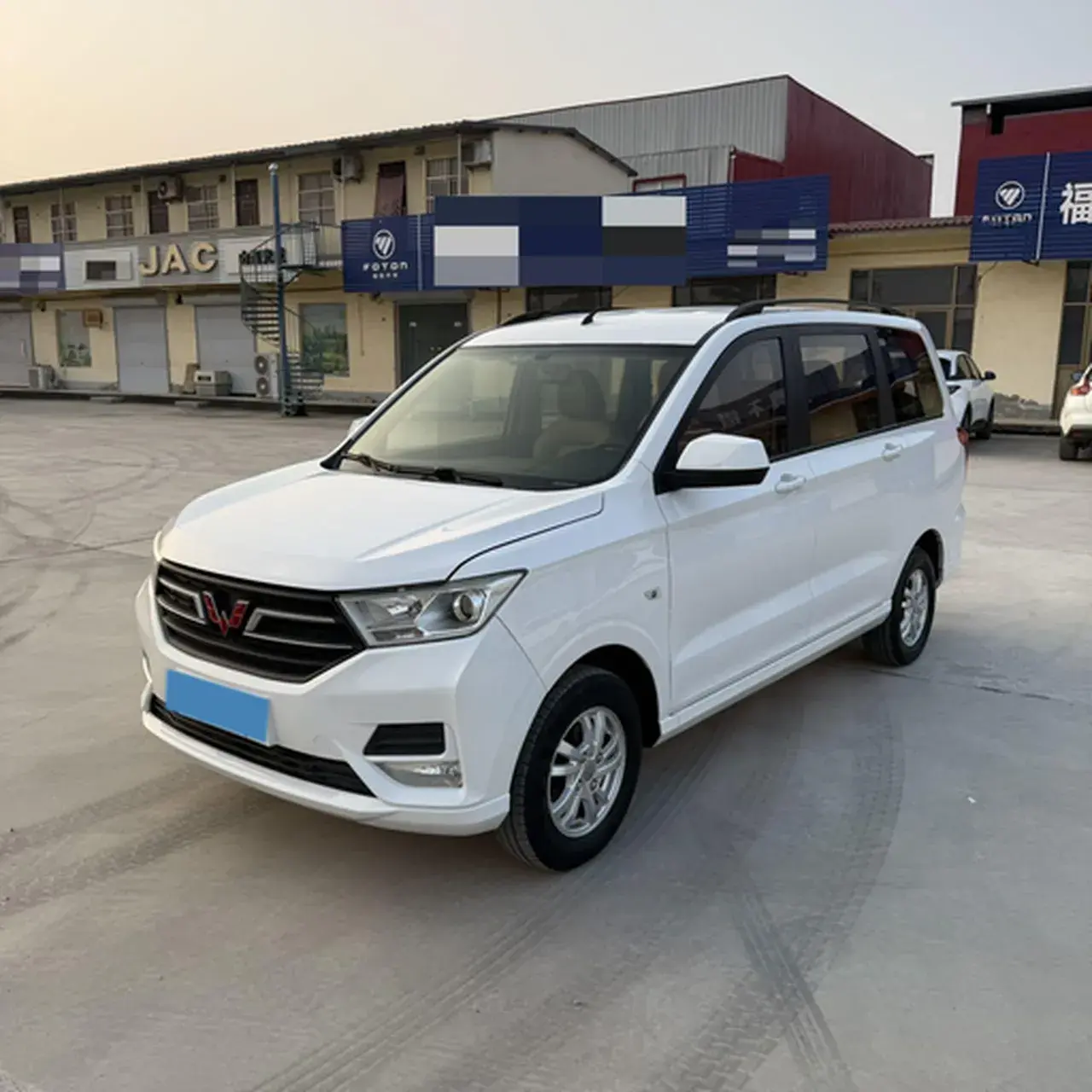 2018 WULING HONGGUANG view 1
