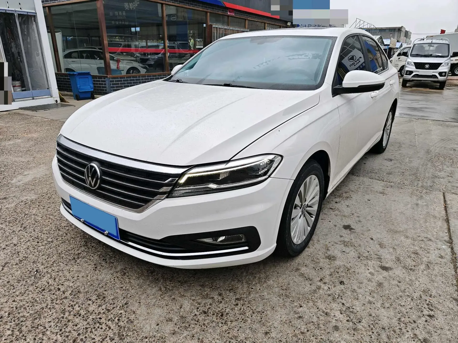 2021 VOLKSWAGEN LAVIDA view 1