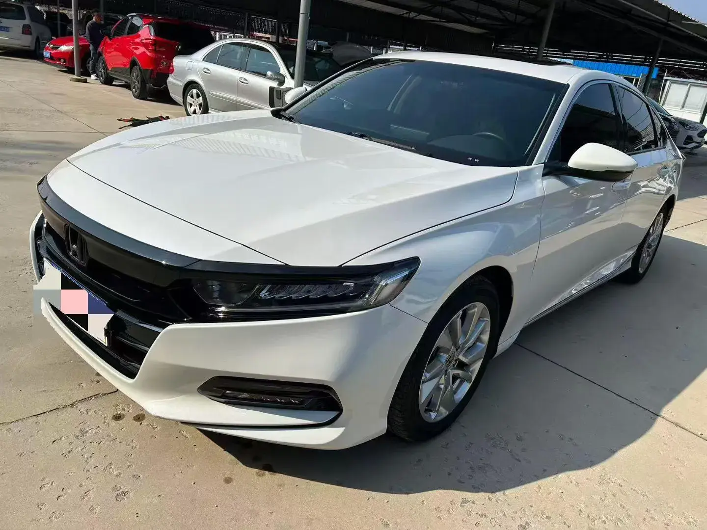 2018 HONDA ACCORD view 1