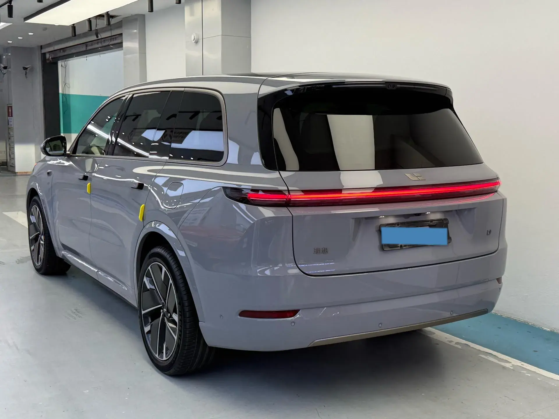 2025 LI L9 thumbnail 3