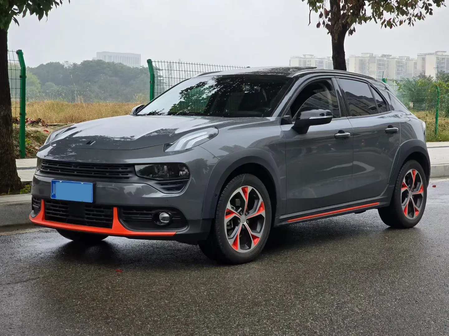 2018 LYNK&CO 02 view 1