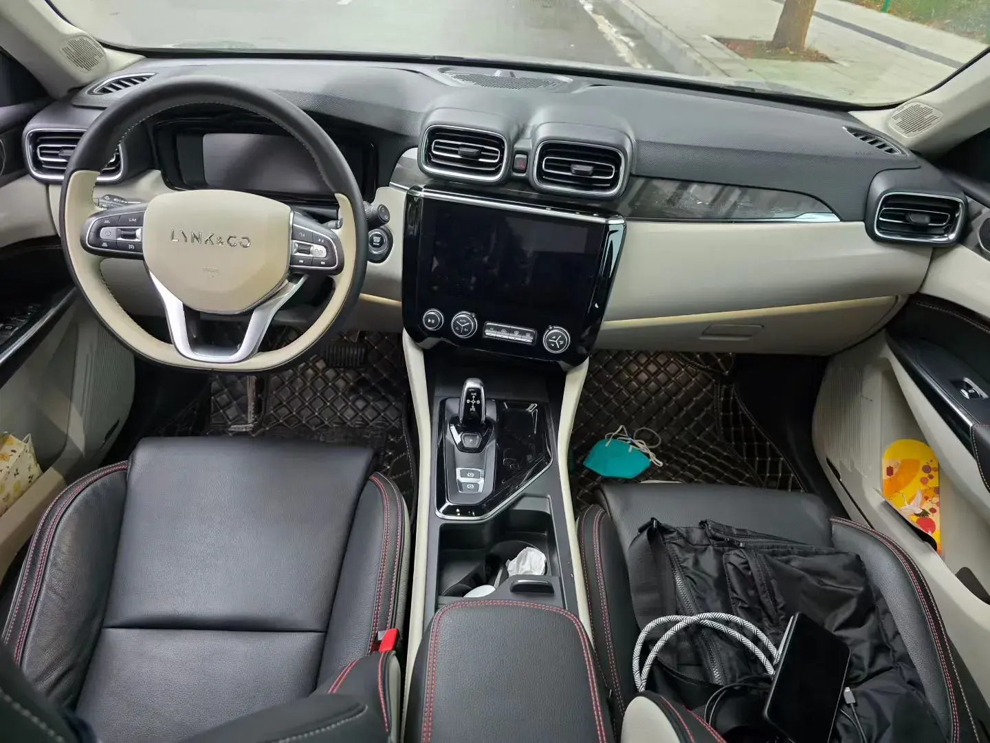 2018 LYNK&CO 02 thumbnail 4