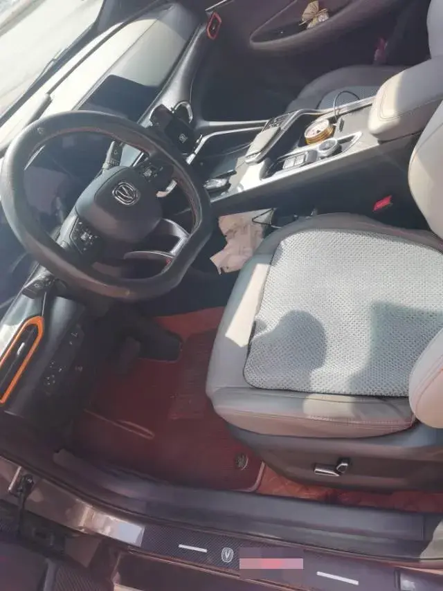 2023 CHANGAN UNI-T thumbnail 3