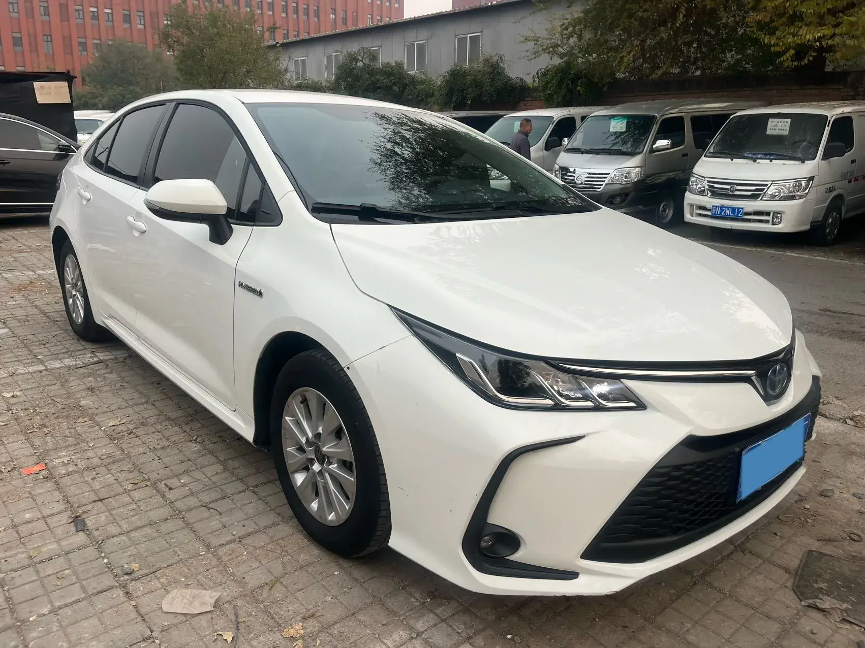 2023 TOYOTA COROLLA thumbnail 2