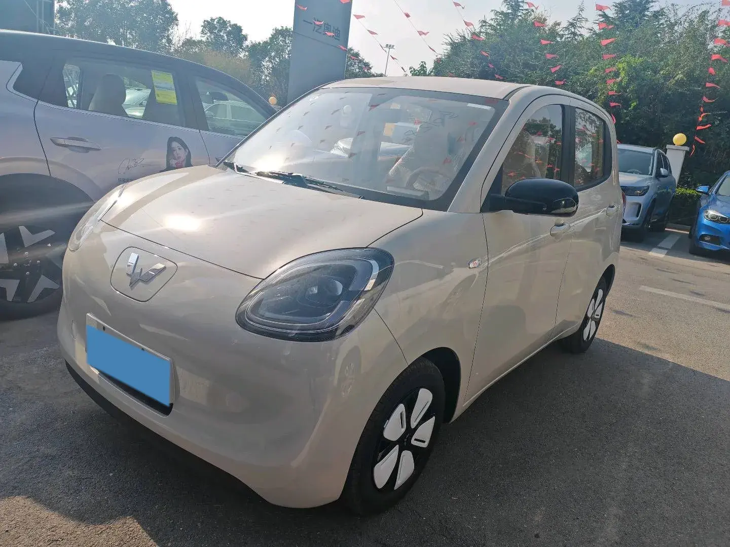 2025 WULING HONGGUANG view 1