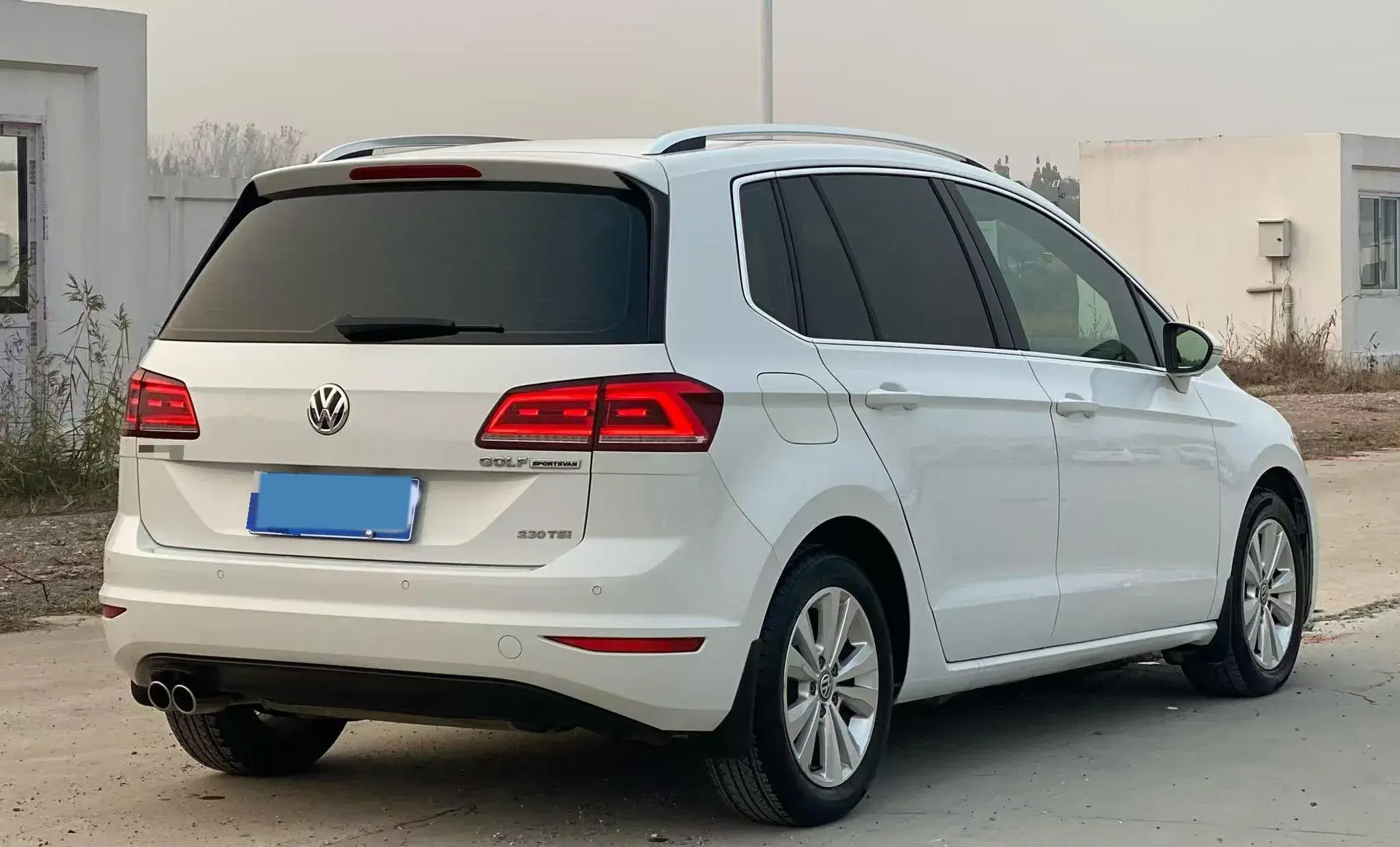 2018 VOLKSWAGEN GOLF thumbnail 4