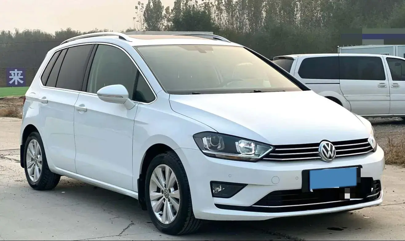 2018 VOLKSWAGEN GOLF thumbnail 3