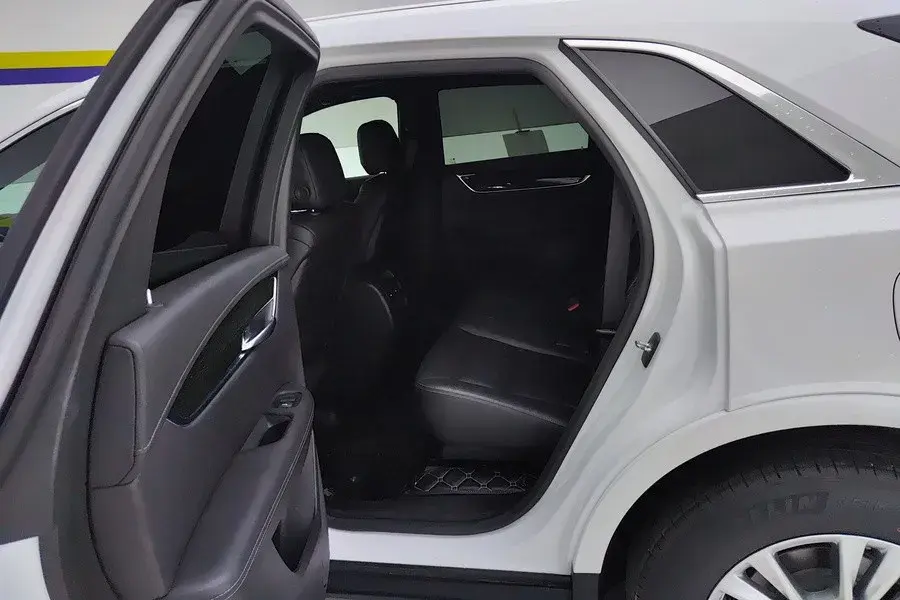 2021 CADILLAC XT5 thumbnail 4