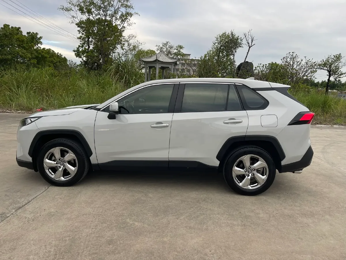 2020 Toyota RAV4 2.0L 171HP L4 CVT,autocango,china used car exporter,china ev exporter,chinese used car exporter,chinese used ev exporter