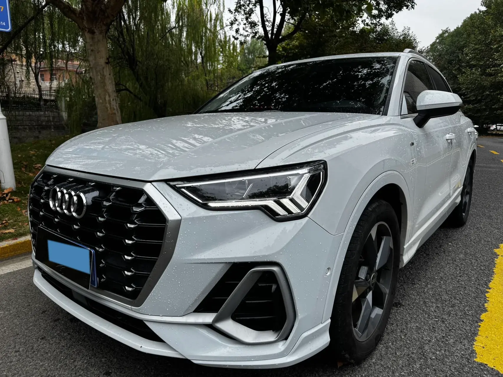 2022 AUDI Q3 view 1
