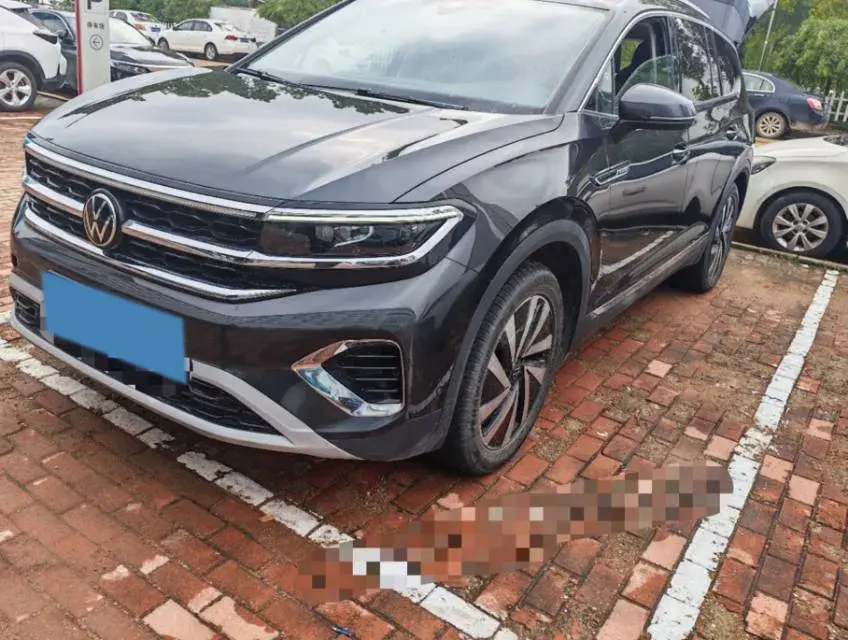 2021 VOLKSWAGEN TALAGON view 1