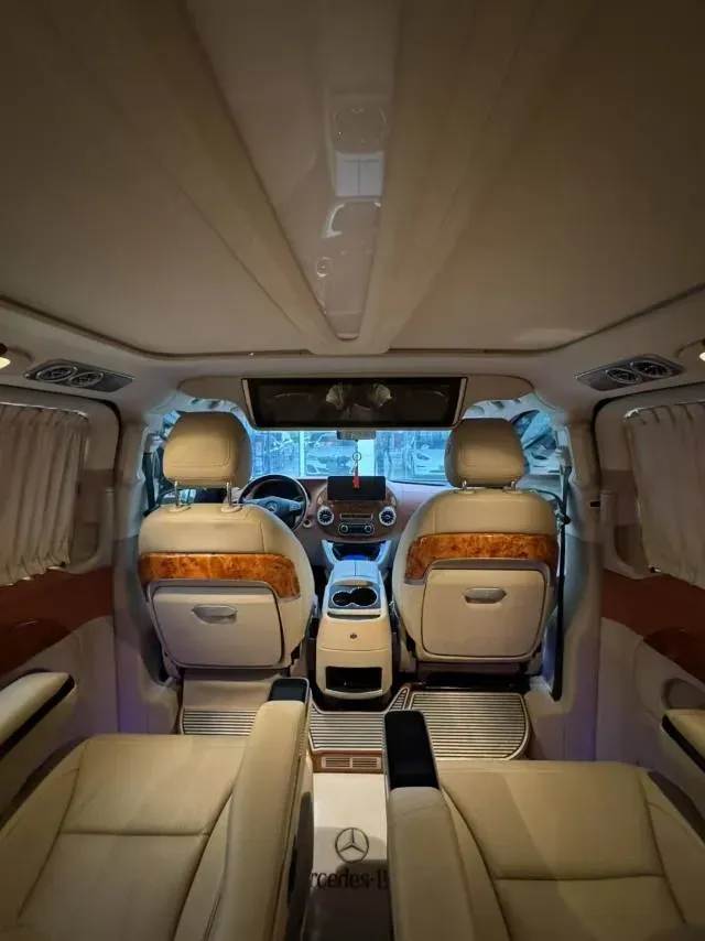 2023 Mercedes-Benz Vito 2.0T 211HP L4 9AT,autocango,china used car exporter,china ev exporter,chinese used car exporter,chinese used ev exporter