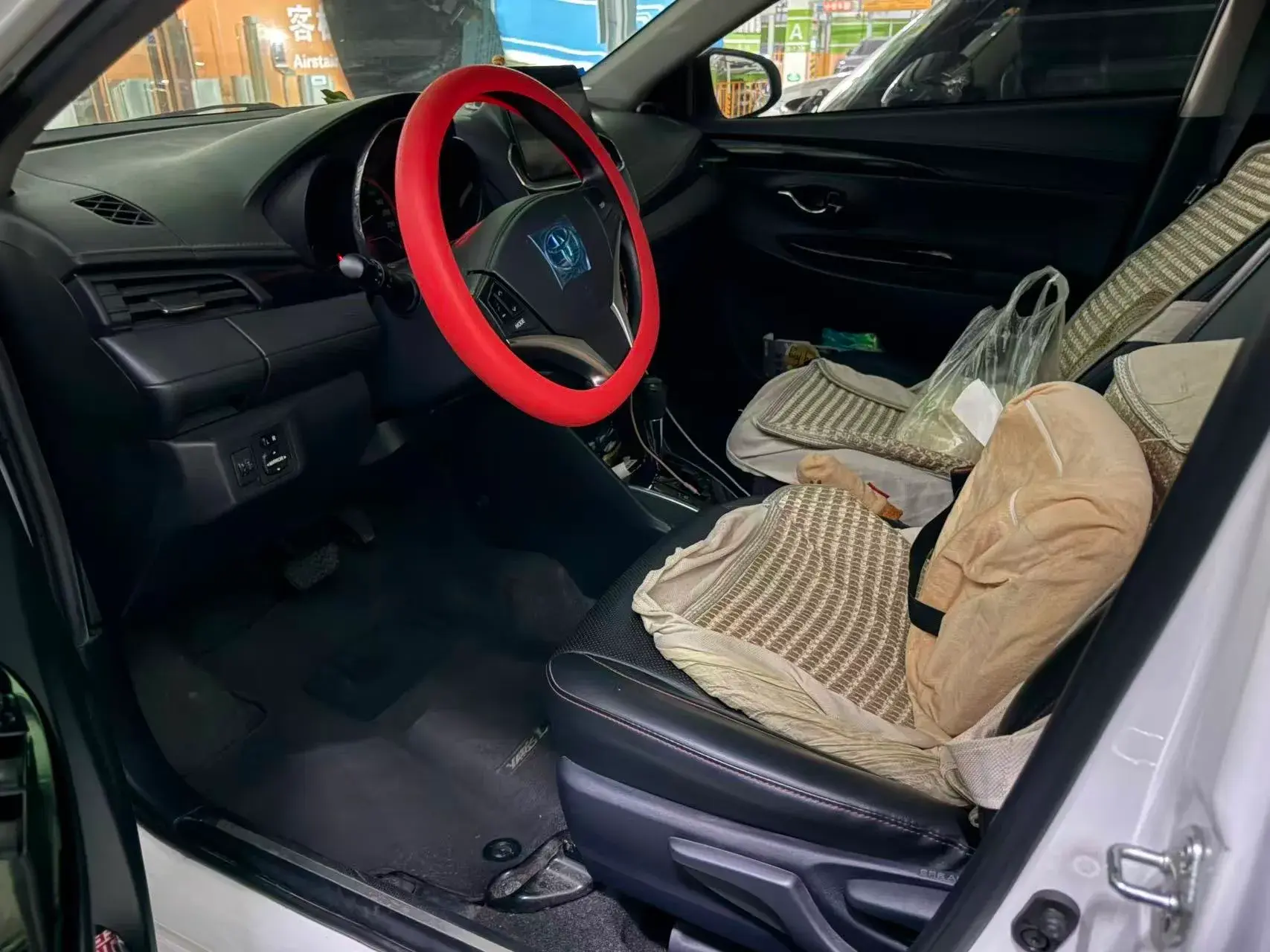 2020 TOYOTA YARIS thumbnail 4