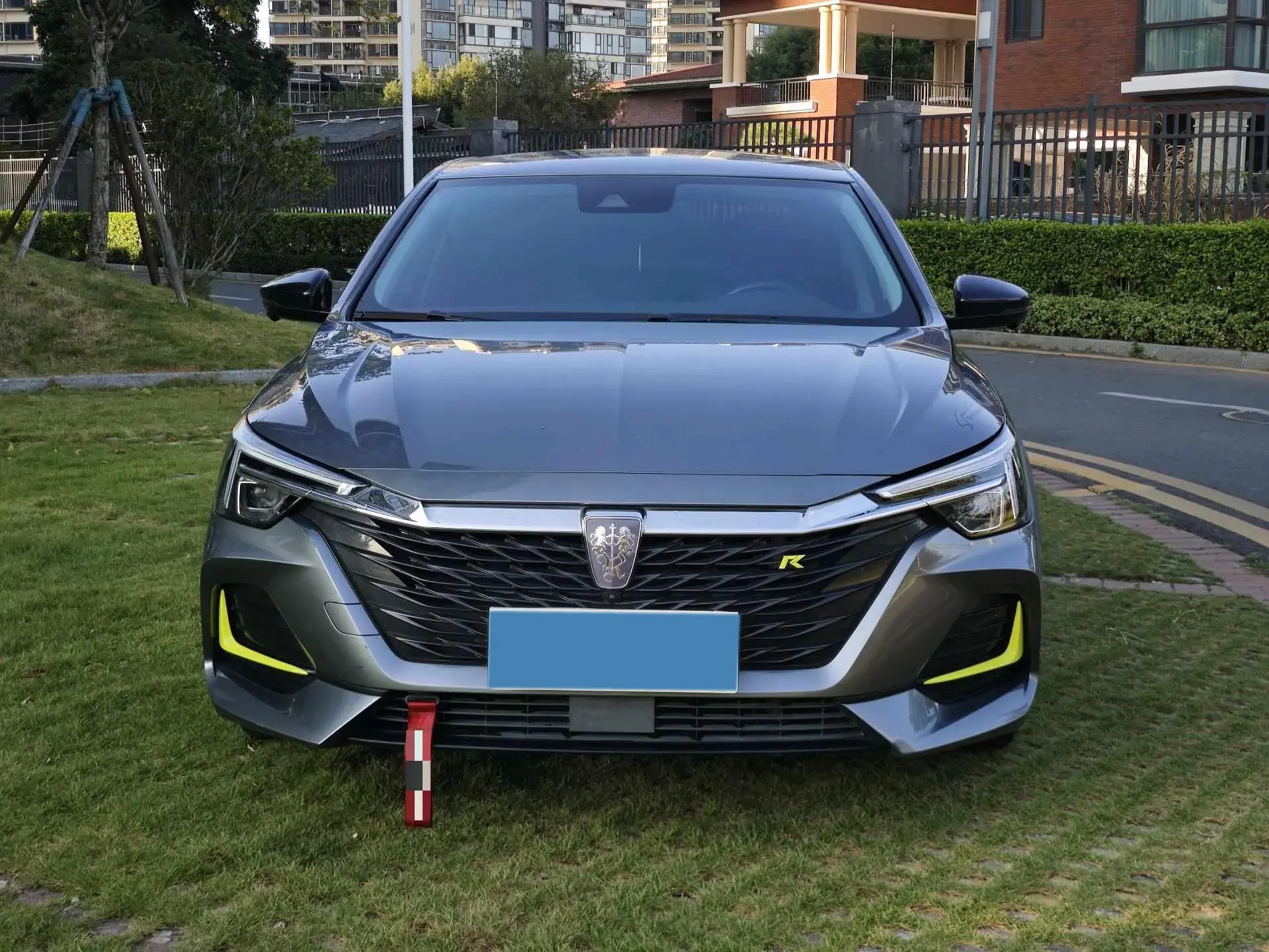 2020 ROEWE I6 thumbnail 2