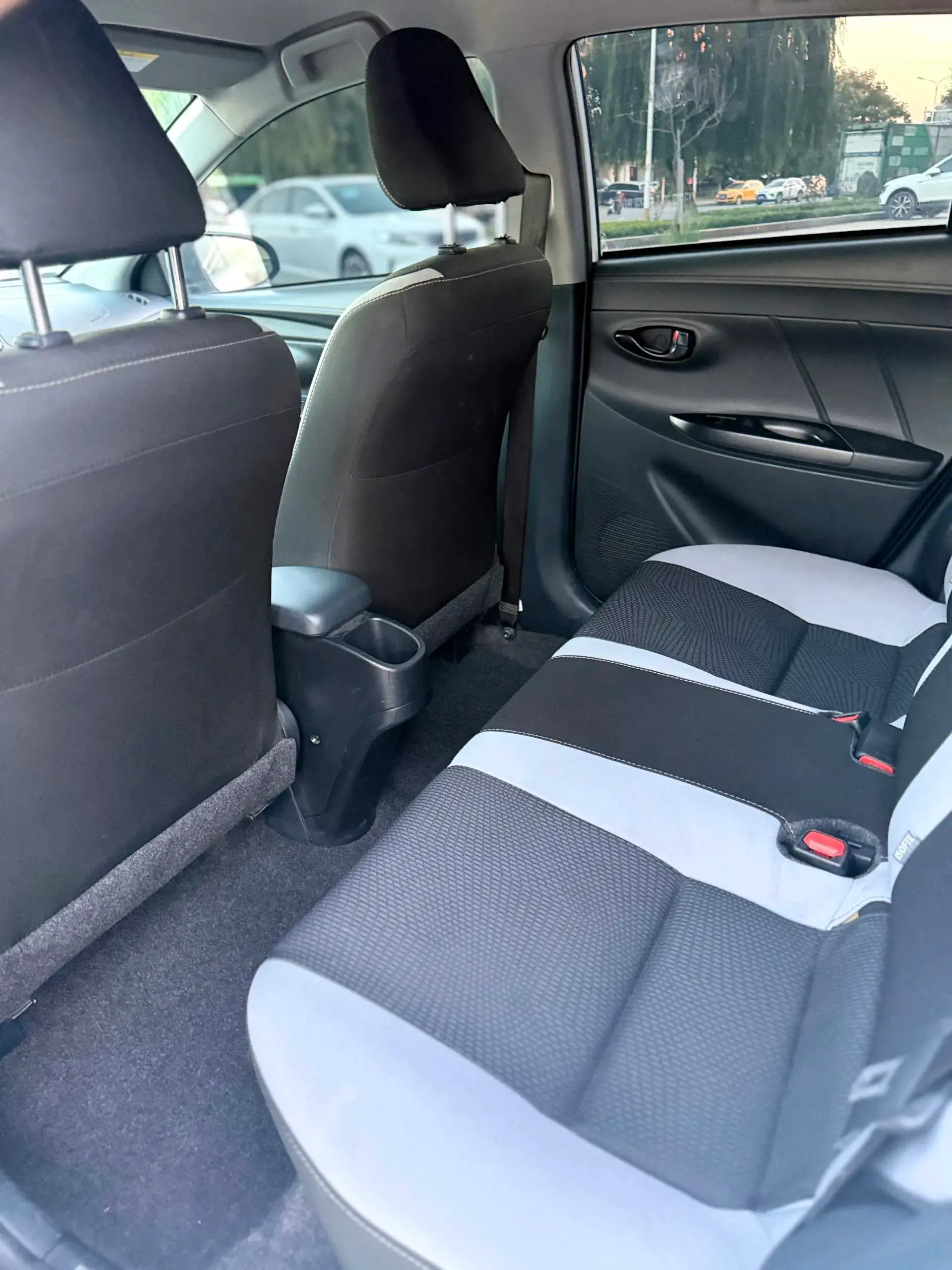 2022 TOYOTA YARIS thumbnail 4