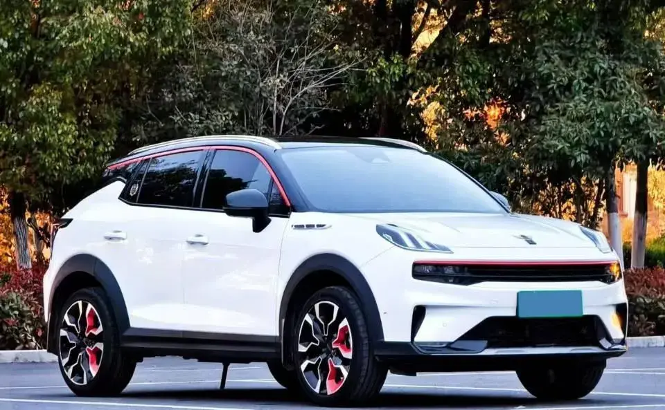 2023 LYNK&CO 06 thumbnail 2