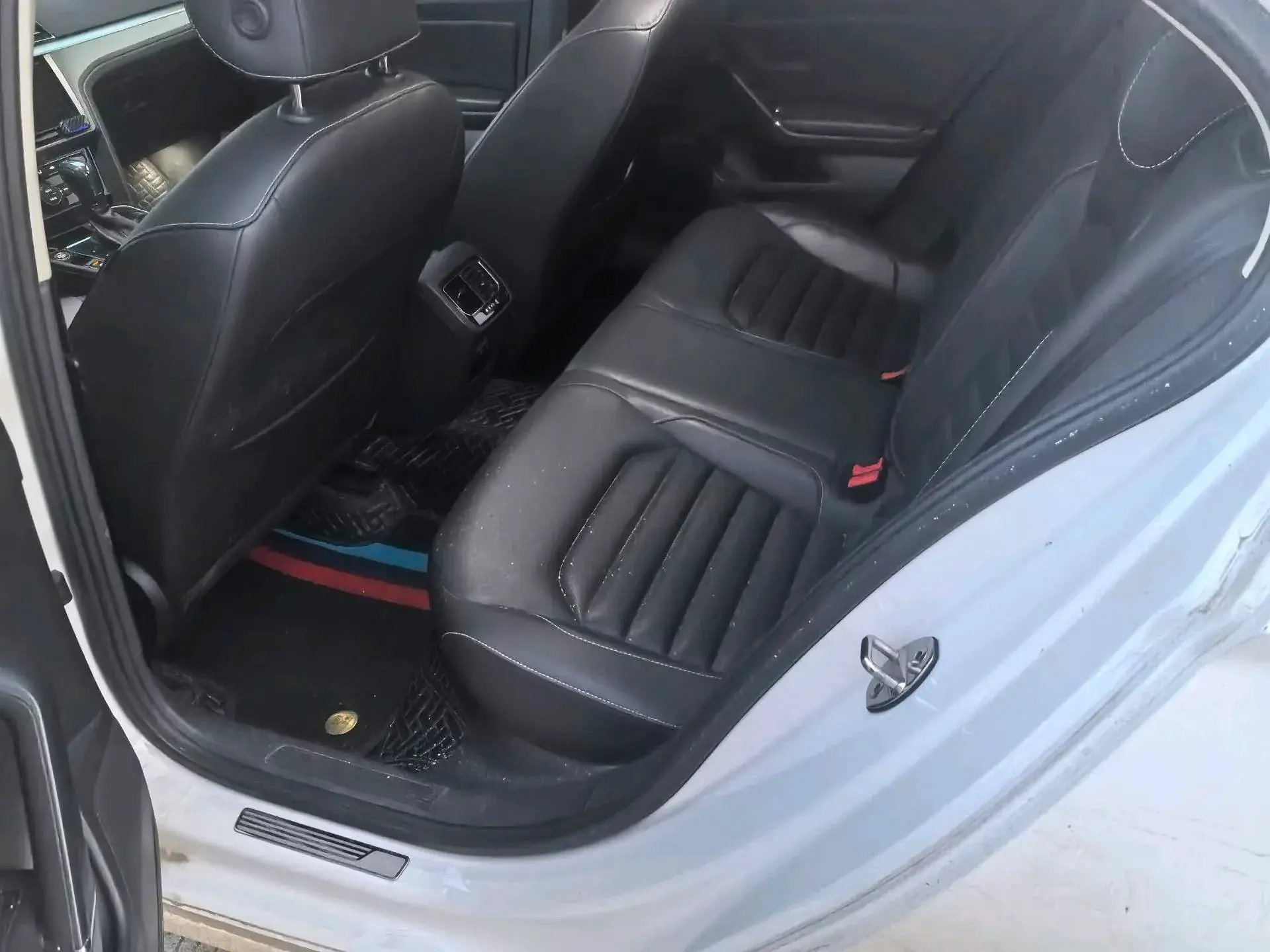 2019 VOLKSWAGEN LAMANDO thumbnail 3