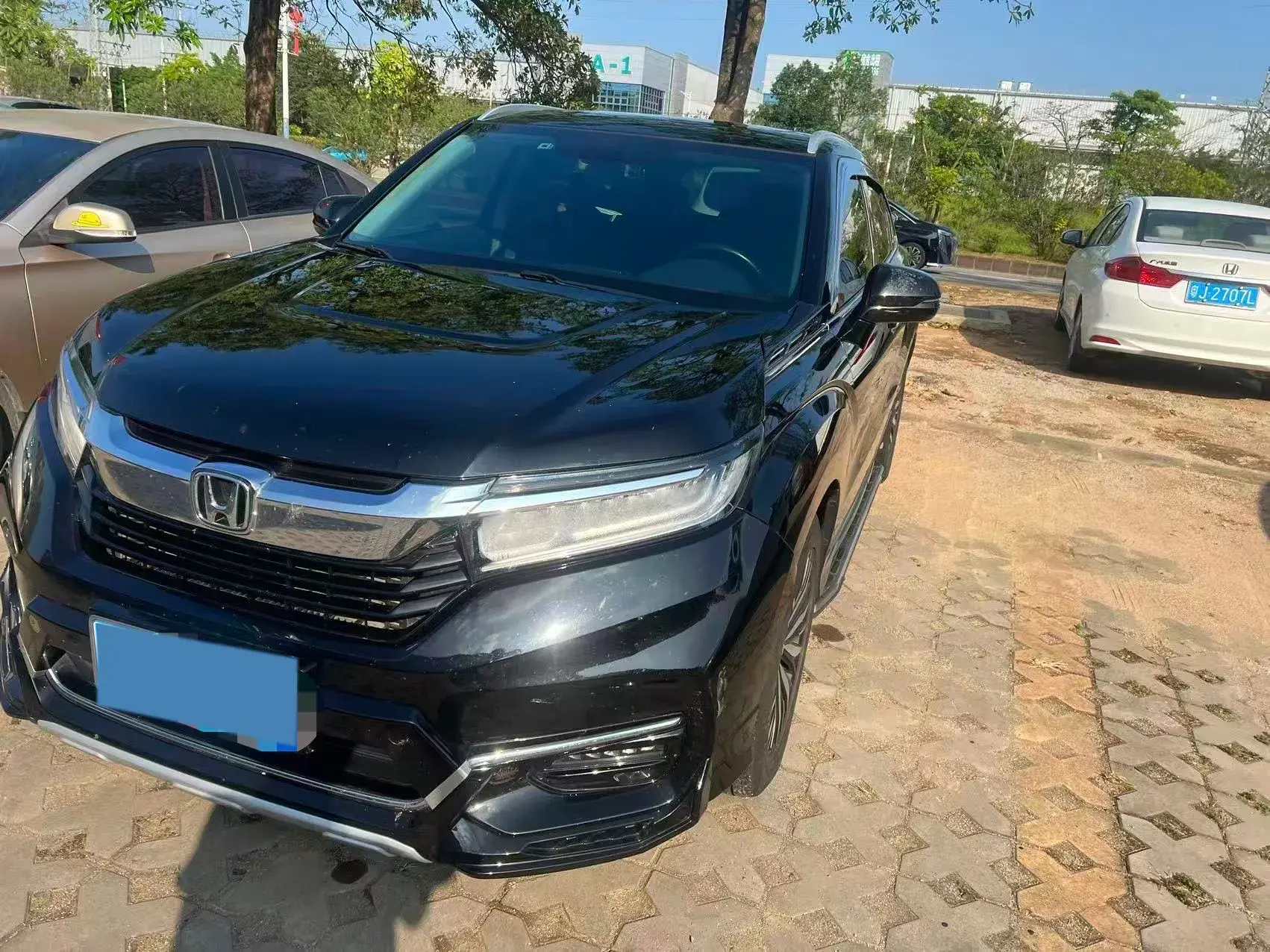 2020 HONDA AVANCIER view 1