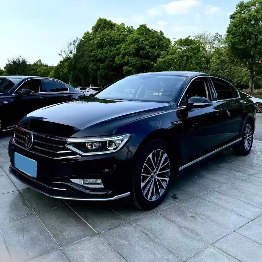 2020 VOLKSWAGEN MAGOTAN view 1