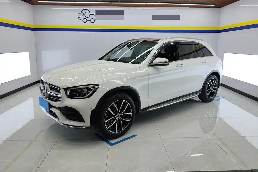 2022 MERCEDES-BENZ GLC view 1