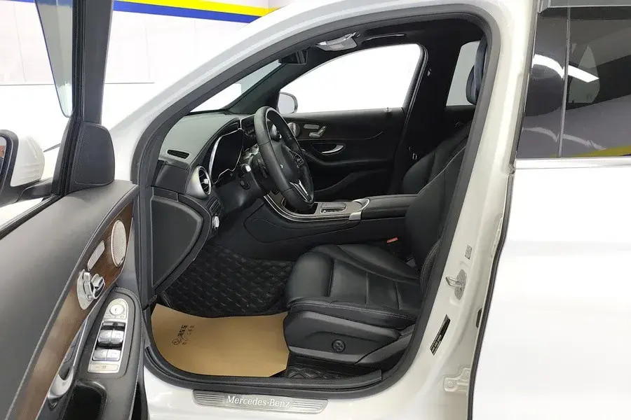 2022 MERCEDES-BENZ GLC thumbnail 4