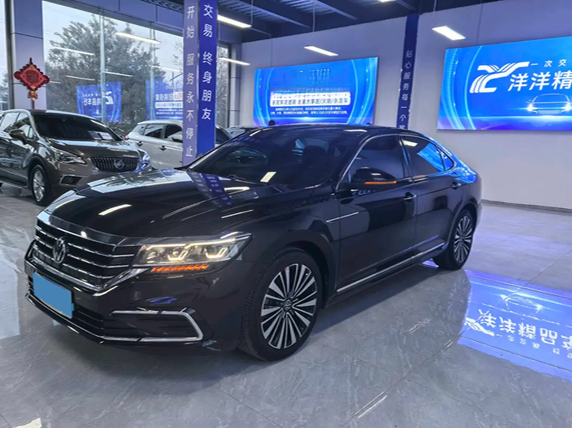 2021 VOLKSWAGEN PASSAT view 1