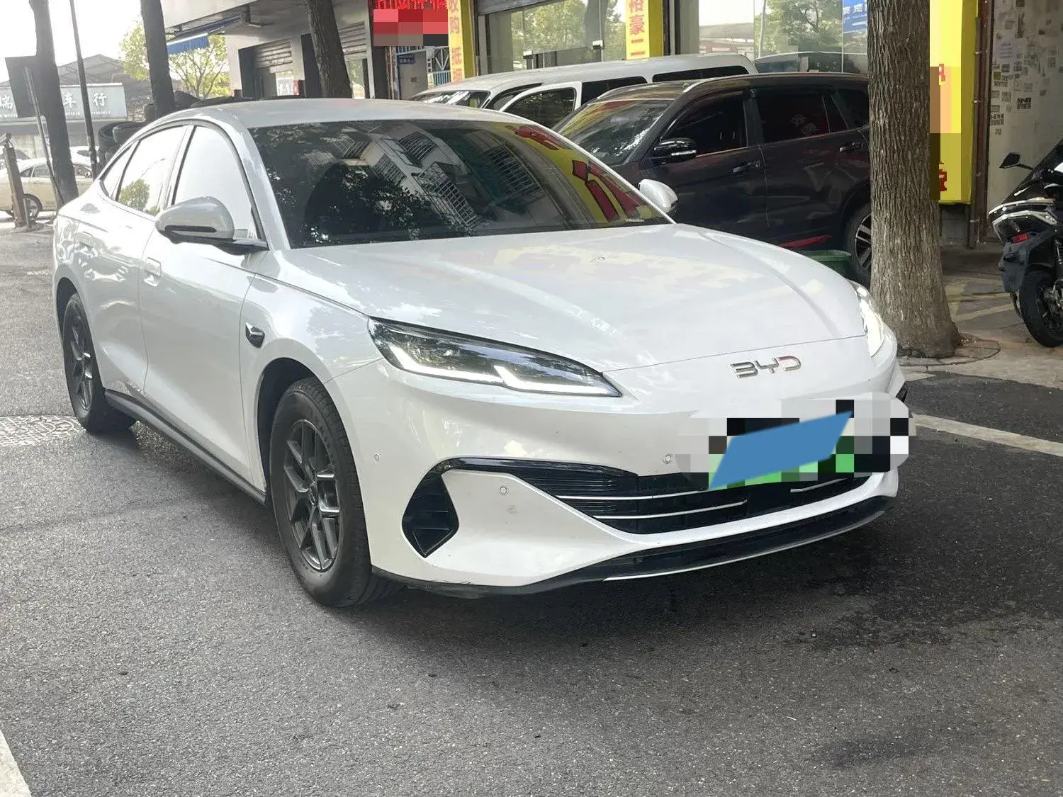 2025 BYD SEAL thumbnail 2