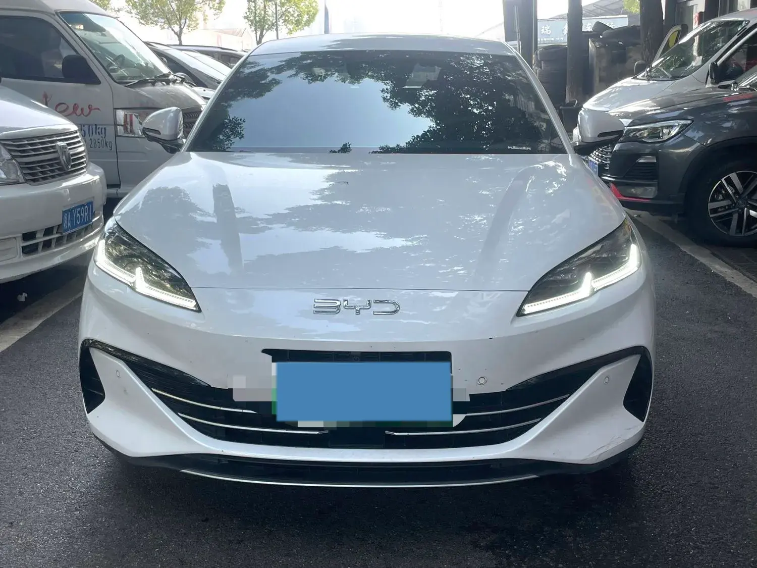 2025 BYD SEAL thumbnail 3