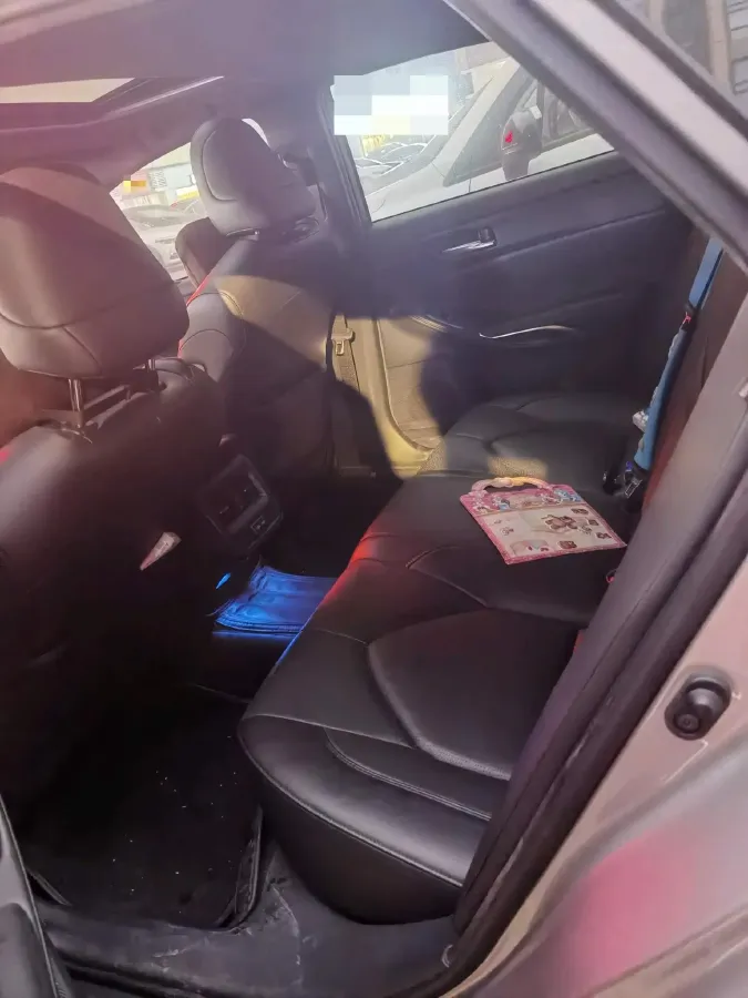 2022 Toyota Avalon 2.5L 209HP L4 8AT,autocango,china used car exporter,china ev exporter,chinese used car exporter,chinese used ev exporter