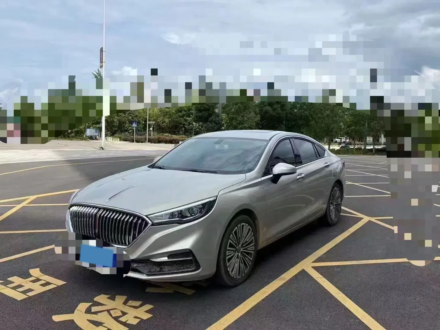 2023 HONGQI H5 view 1