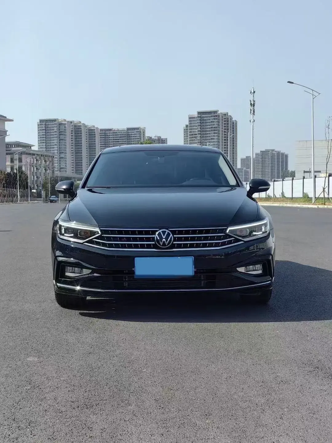 2023 VOLKSWAGEN MAGOTAN thumbnail 2