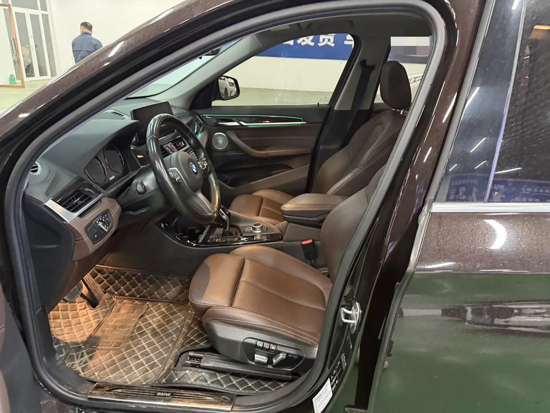 2021 BMW X1 thumbnail 4