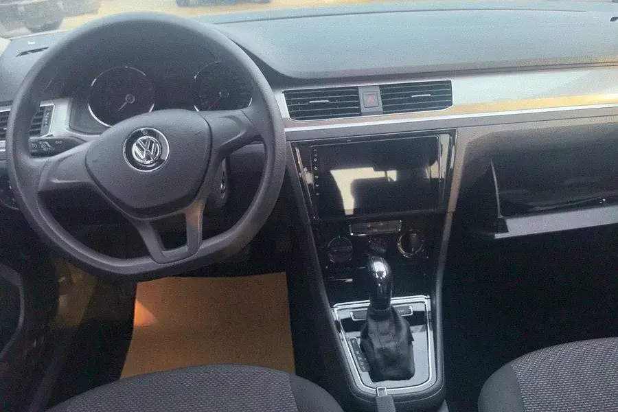 2019 VOLKSWAGEN BORA thumbnail 2