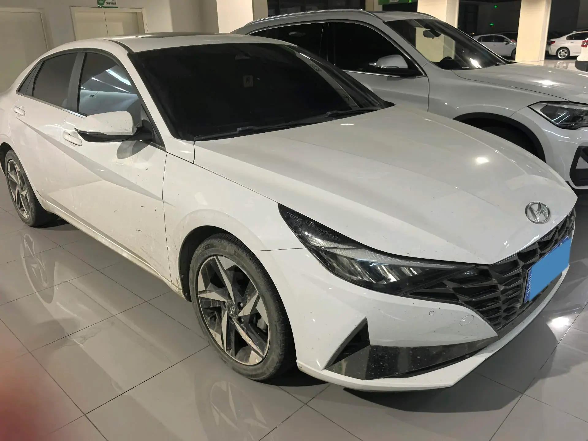 2021 HYUNDAI ELANTRA thumbnail 3