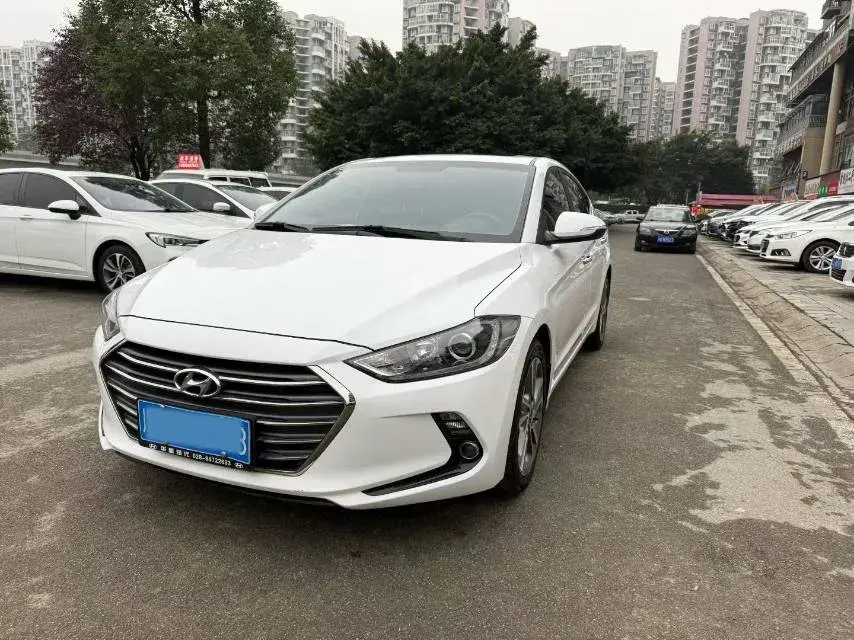 2016 HYUNDAI ELANTRA view 1